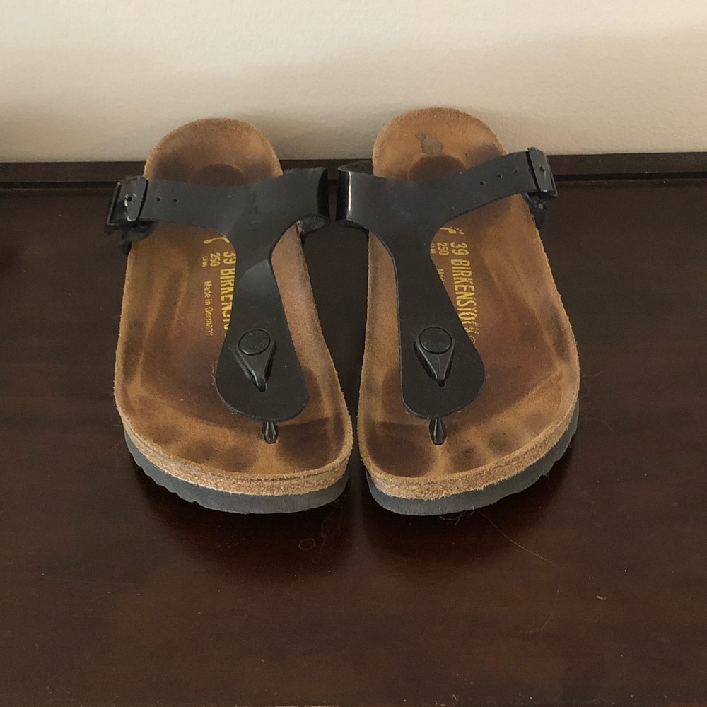 Gently Used Birkenstock Gizeh Sandal